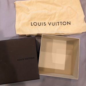 Men’s Louis Vuitton belt size 34